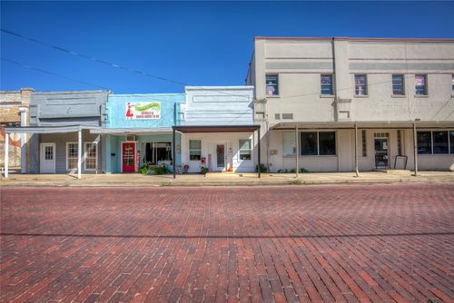 161 E Dallas Ave, Cooper, TX, 75432-2042 | Card Image