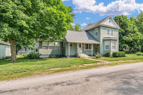 112 W North Front St, Sadorus, IL, 61872-9502 | Card Image