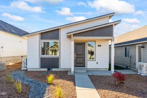 138-3996 Sw Obsidian Pl, Redmond, OR, 97756-6017 | Card Image