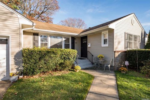 1197 E Meadow Rd, N Merrick, NY, 11566-1307 | Card Image