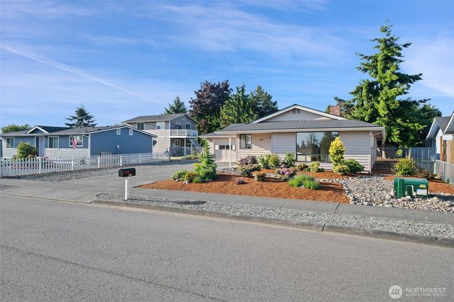 807 W Fir St, House other with 2 bedrooms, 2 bathrooms and 2 parking in Sequim WA | Image 31