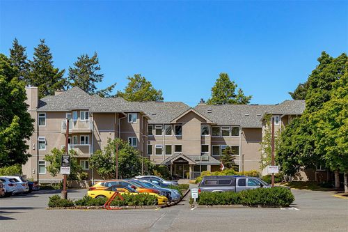 303c-4678 Elk Lake Dr, Saanich, BC, V8Z5M1 | Card Image