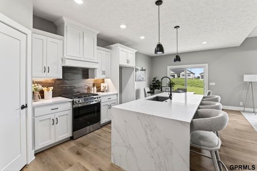 20126 U St, Omaha, NE, 68135-4275 | Card Image