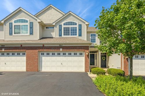 9917 Cummings St, Huntley, IL, 60142-6038 | Card Image
