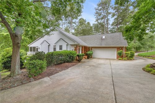 1029 Cross Creek Dr, Seneca, SC, 29678-1609 | Card Image