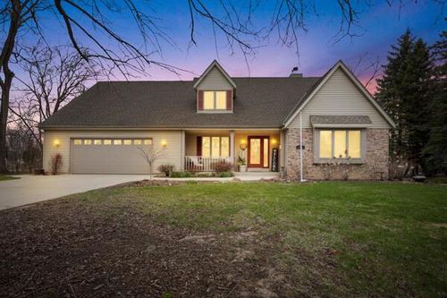 N55W15788 Lavendar Lilac Lane, Menomonee Falls, WI, 53051 | Card Image