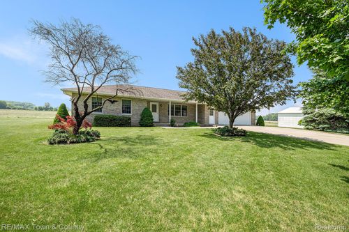 12070 Elms Rd, Birch Run, MI, 48415-8786 | Card Image