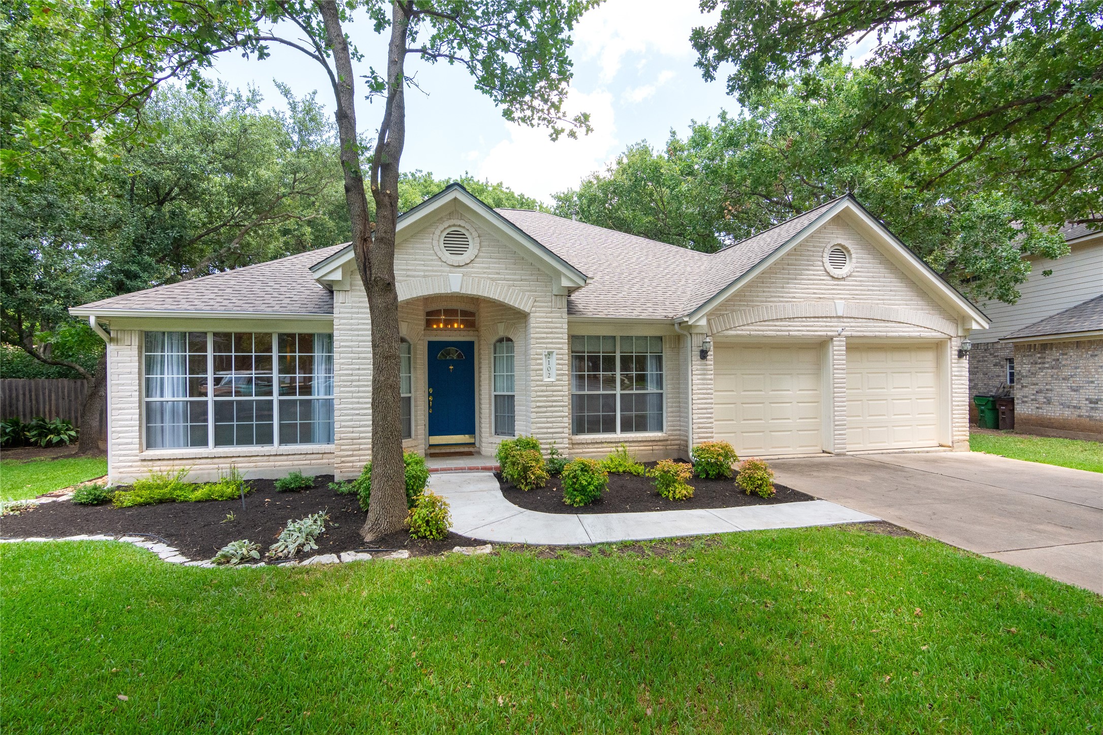 Red Oak Cir, Round Rock, TX 78681