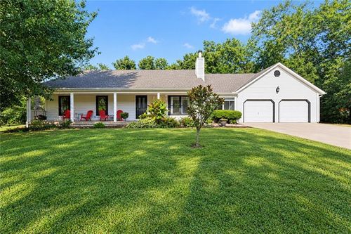 1102 S Elm St, Louisburg, KS, 66053-4098 | Card Image
