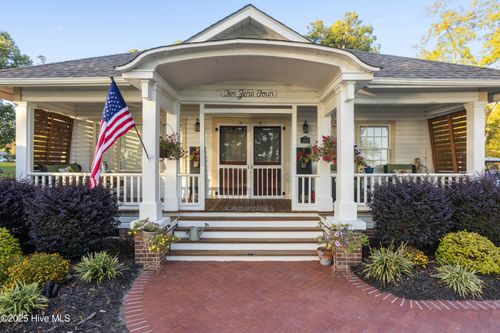 204 Lake Shore Dr, Lake Waccamaw, NC, 28450-2161 | Card Image