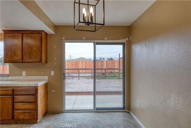 Sliding glass door to back yard | Image 8