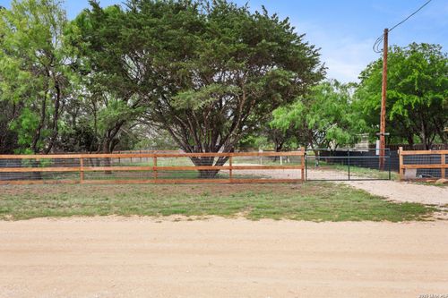 799 River Bnd, Bandera, TX, 78003-5307 | Card Image