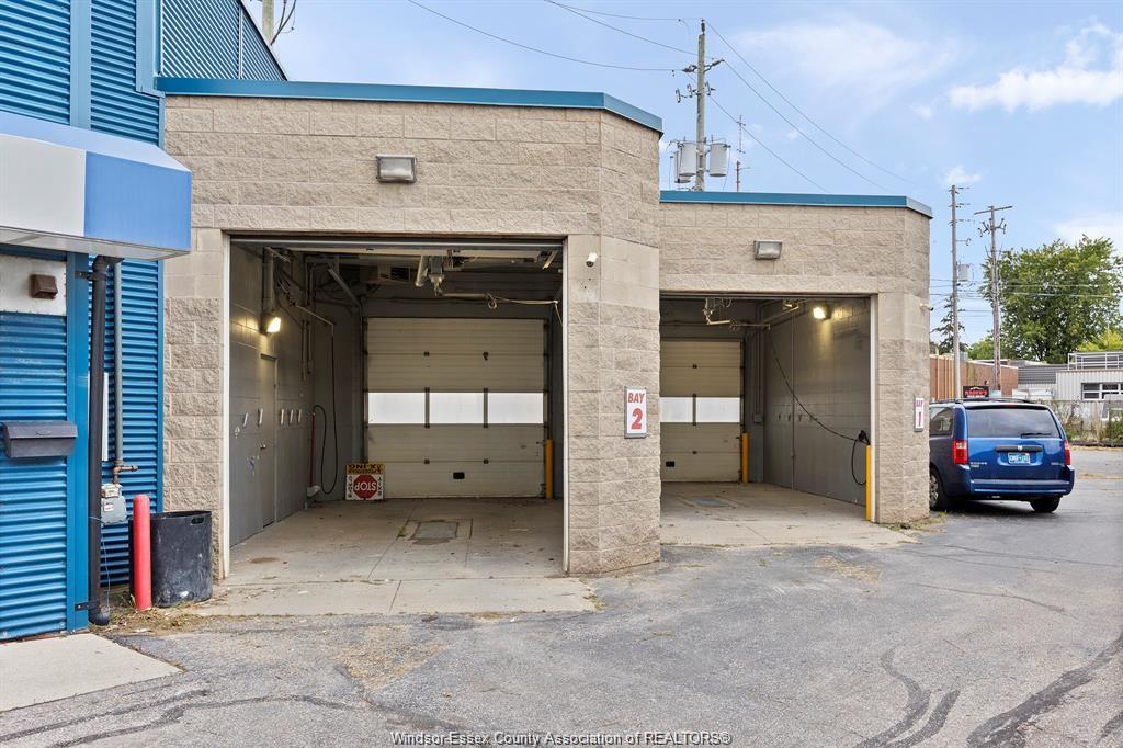 Commercial Sale in Leamington 3