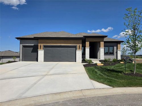 11275 S Gleason Rd, Olathe, KS, 66061 | Card Image