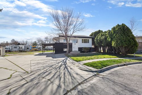 3055 S Dennis Cir, West Valley City, UT, 84120-1611 | Card Image
