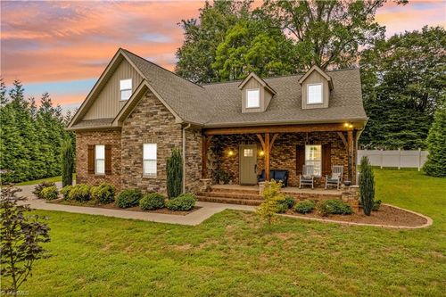 178 Nellwood Ct, Mocksville, NC, 27028-7282 | Card Image