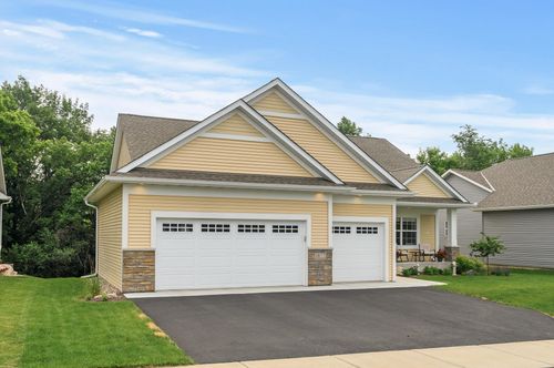 1877 Christy Dr, Carver, MN, 55315-4592 | Card Image