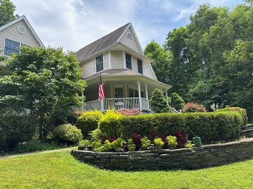 84 Meadow Ridge Rd, Warwick, NY, 10990-2532 | Card Image