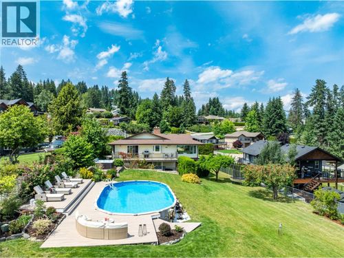 2484 Sunrise Blvd, Sorrento, BC, V0E2W2 | Card Image