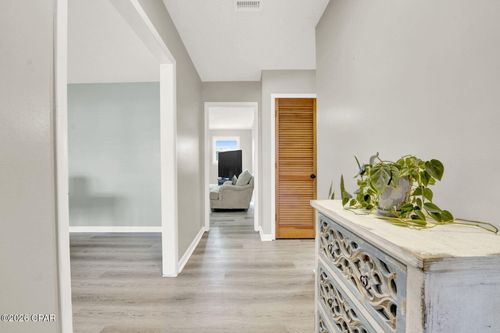 301 Floyd Dr, Lynn Haven, FL, 32444-4704 | Card Image