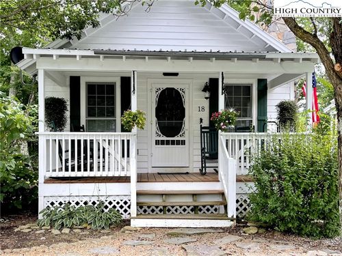 18 Fish Camp Cir, Newland, NC, 28657-7389 | Card Image