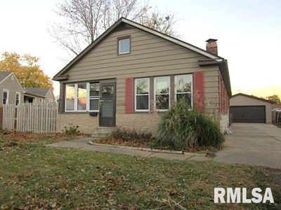 1102 S 10 Th Street, House other with 2 bedrooms, 1 bathrooms and null parking in Pekin IL | Image 1