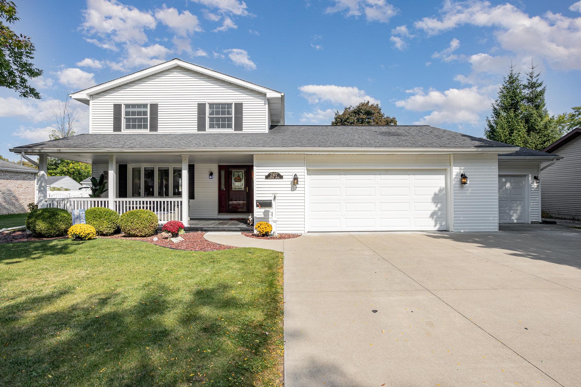 Garside Dr, Essexville, MI 48732