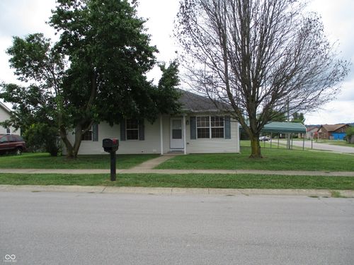 1345 Sassafras Ct, Martinsville, IN, 46151-8983 | Card Image
