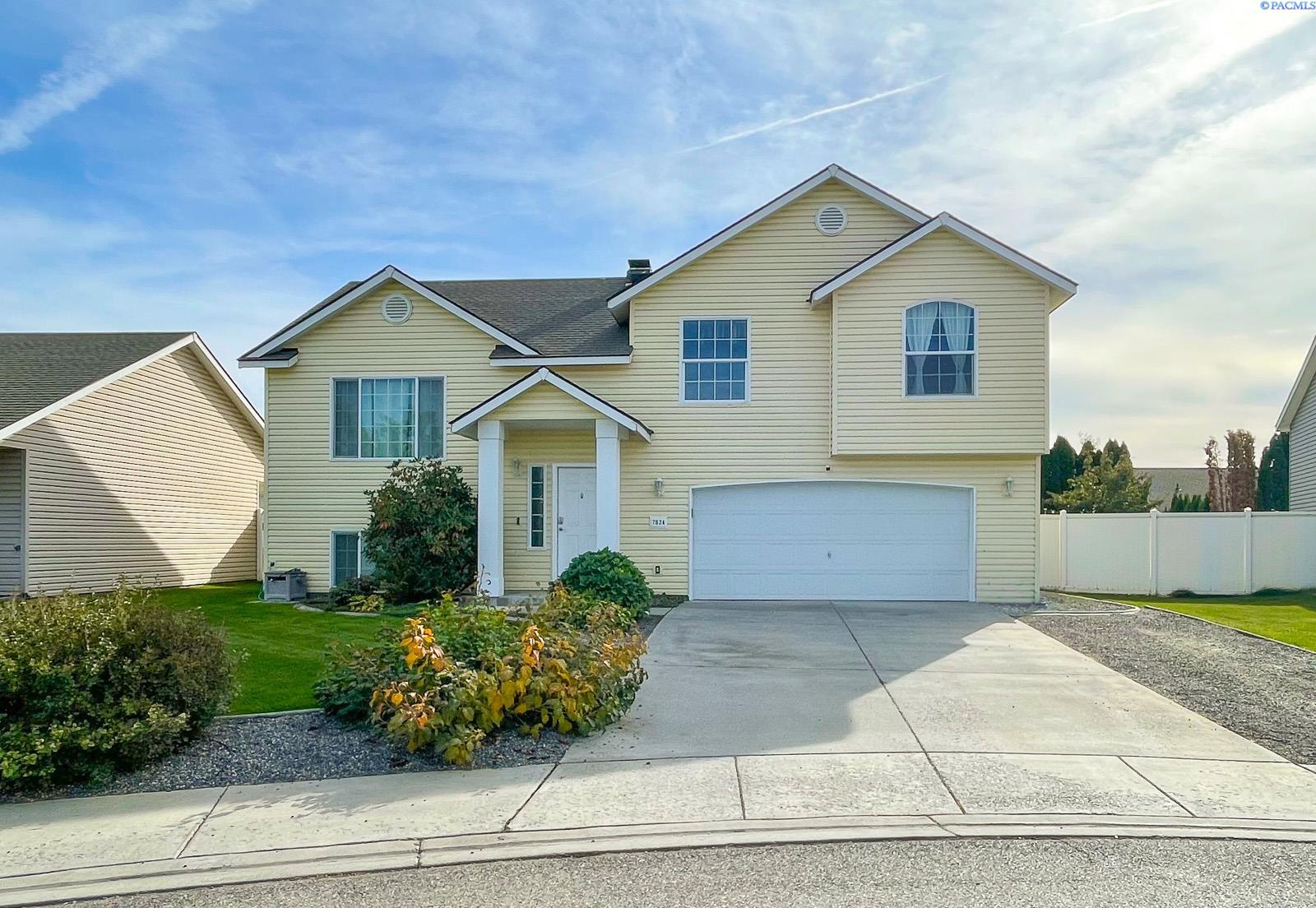 White Bluff Ct, Pasco, WA 99301