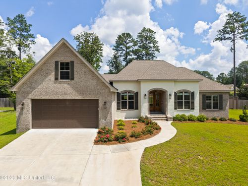 32 Carlsbad, Hattiesburg, MS, 39402 | Card Image