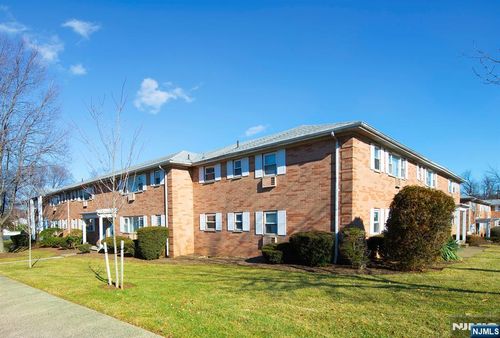 2-35 Virginia Dr, Fair Lawn, NJ, 07410-4724 | Card Image