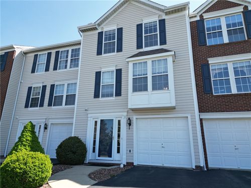 34 Links Dr, New Castle, PA, 16101-6271 | Card Image