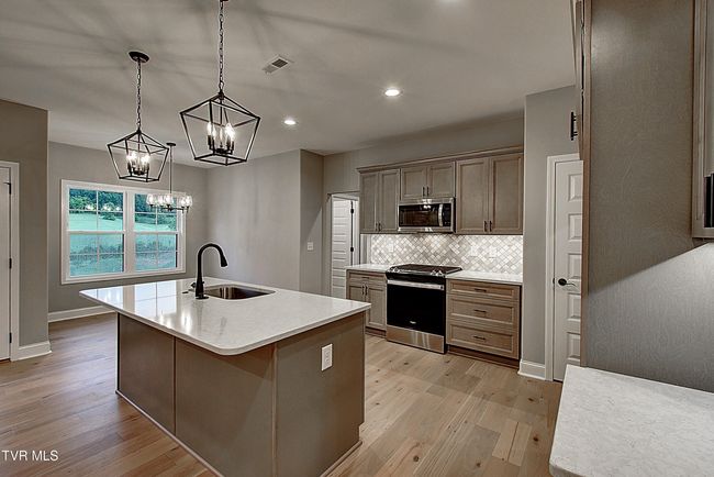 2442 Haystack Cir, House other with 4 bedrooms, 3 bathrooms and null parking in Piney Flats TN | Image 10