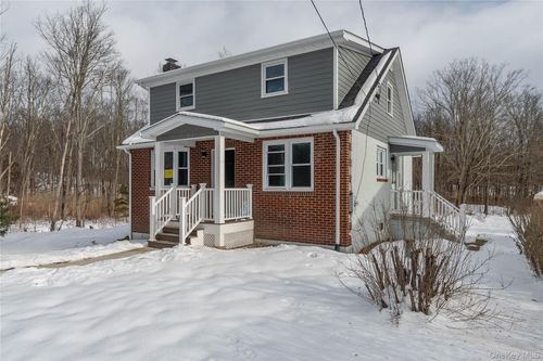134 Old Quaker Ln, Hyde Park, NY, 12538-2721 | Card Image