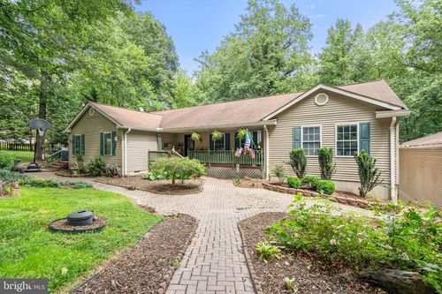 590 Vaught Dr, FRONT ROYAL, VA, 22630-4353 | Card Image