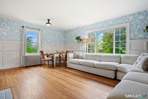 39 N Main St, Sharon, CT, 06069-2075 | Card Image