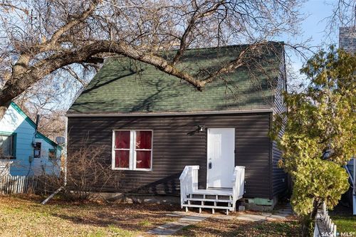 1247 King St, Regina, SK, S4T4G1 | Card Image