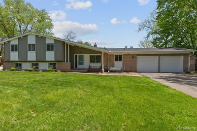 7271 Stonebrook Road, Home with 5 bedrooms, 3 bathrooms and null parking in West Bloomfield Twp MI | Image 2