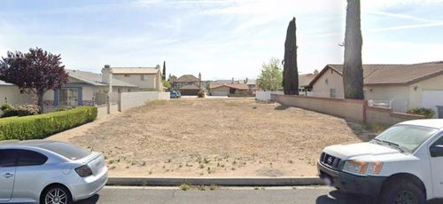 13840 Driftwood Dr, Victorville, CA, 92395 | Card Image