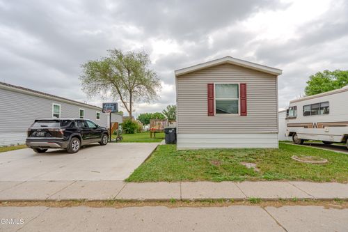 106 W Deer Street, Mandan, ND, 58554 | Card Image