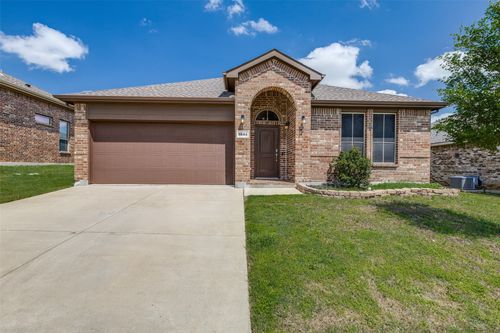 1004 Pierz Dr, Fort Worth, TX, 76177-2067 | Card Image