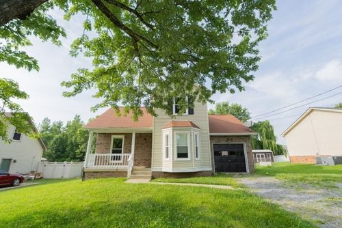 615 Doane Dr, Clarksville, TN, 37042-1810 | Card Image