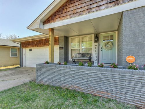10508 Whitehaven Road, The Village, OK, 73120 | Card Image