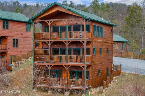880 Great Smoky Way, Gatlinburg, TN, 37738 | Card Image