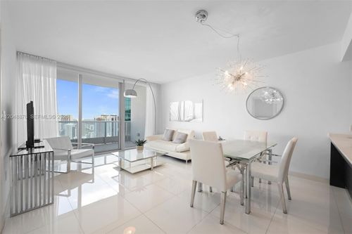 4314-200 Biscayne Boulevard Way, Miami, FL, 33131-2154 | Card Image