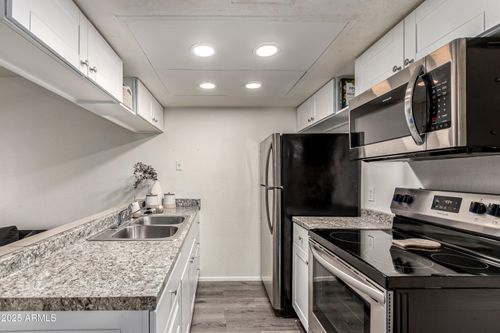 350-461 W Holmes Ave, Mesa, AZ, 85210-5157 | Card Image