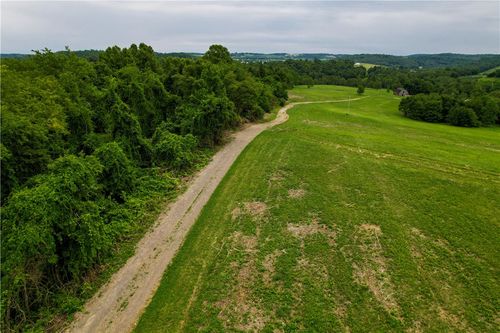 312 Vance Dr, Burgettstown, PA, 15021-9633 | Card Image