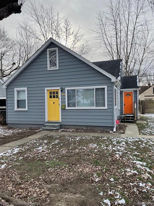 7256 Prospect Ave, Warren, MI, 48091-2916 | Card Image