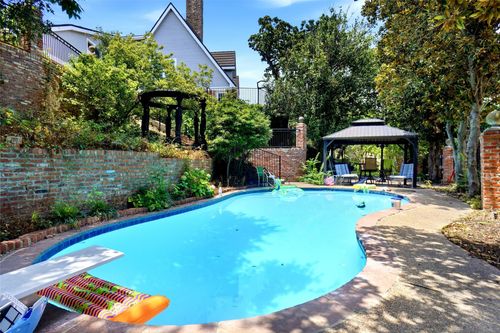 2011 Ridgemont Ct, Arlington, TX, 76012-5665 | Card Image