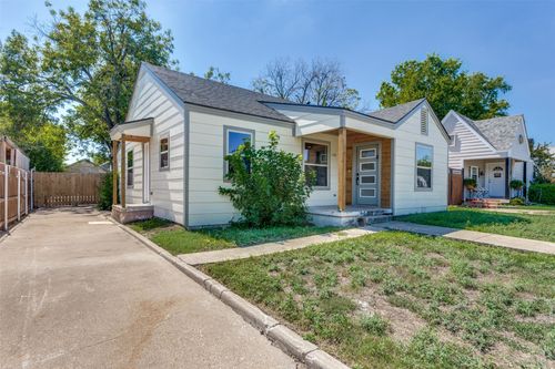1104 E Mulkey St, Fort Worth, TX, 76104-6551 | Card Image